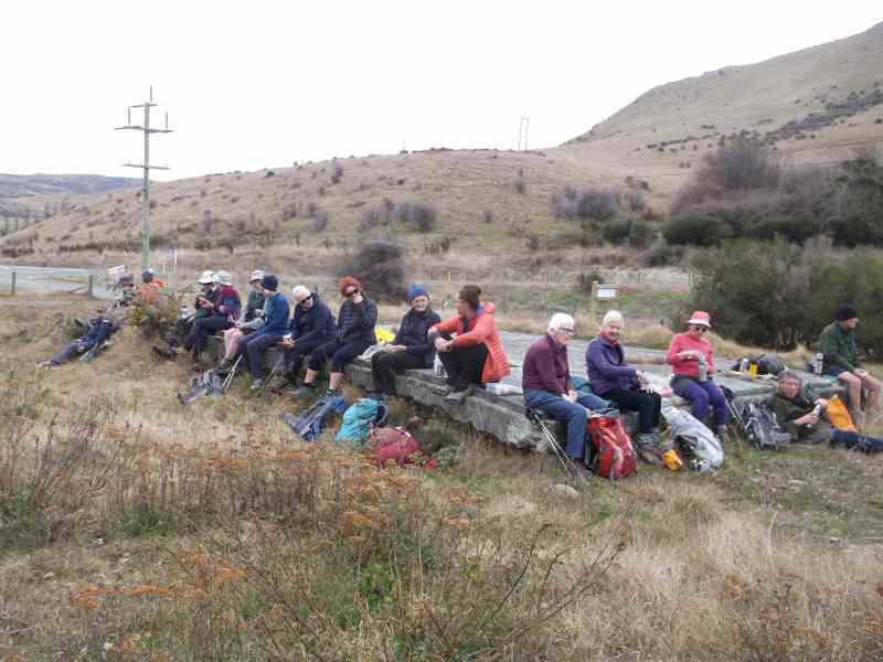 04-Lunch-below-Waitaki-Dam